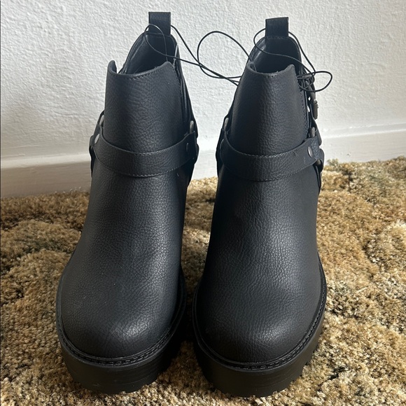 Torrid Black Chunky Heel Ankle Booties - Picture 6 of 6